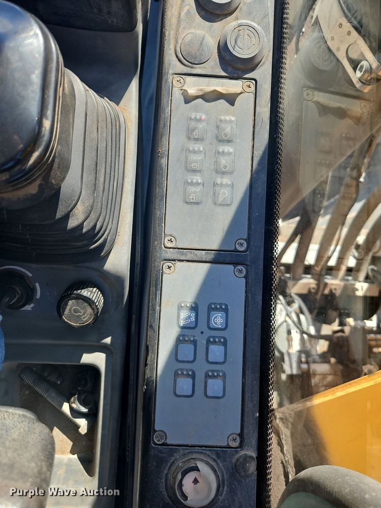 image for item NZ9047 2018 Liebherr R 914 Compact Litronic  excavator