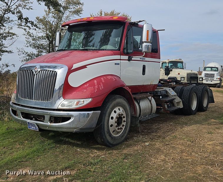 image for item NZ9048 2009 International TranStar 8500  semi truck