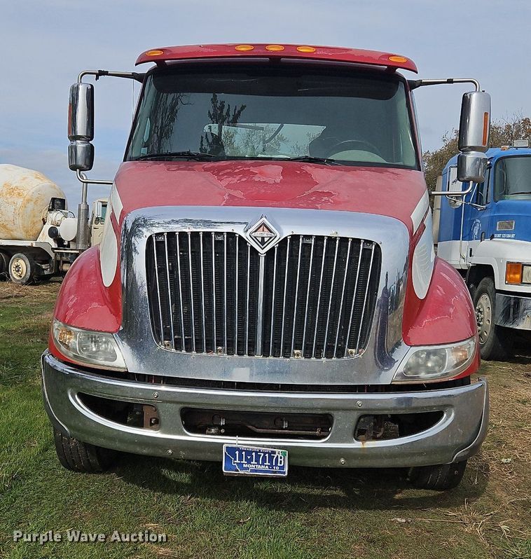 image for item NZ9048 2009 International TranStar 8500  semi truck
