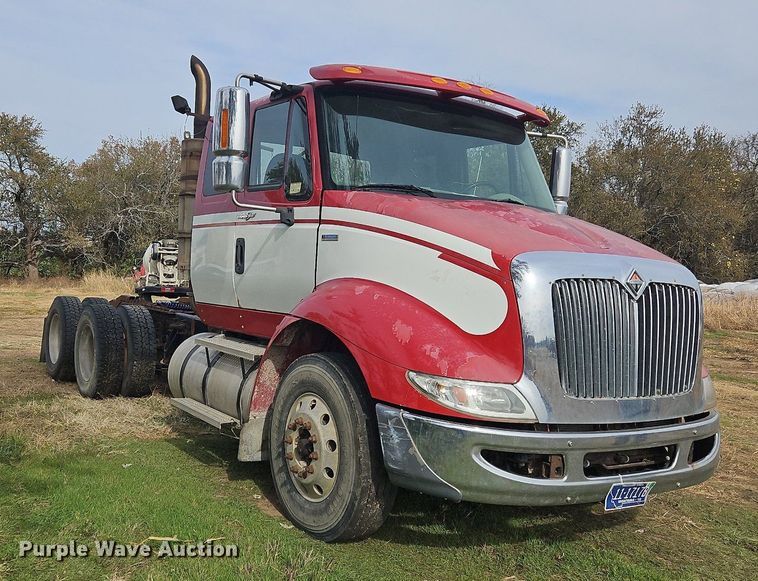 image for item NZ9048 2009 International TranStar 8500  semi truck