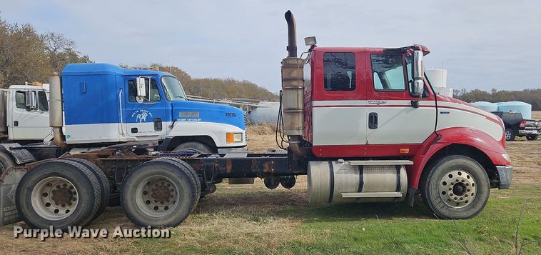 image for item NZ9048 2009 International TranStar 8500  semi truck