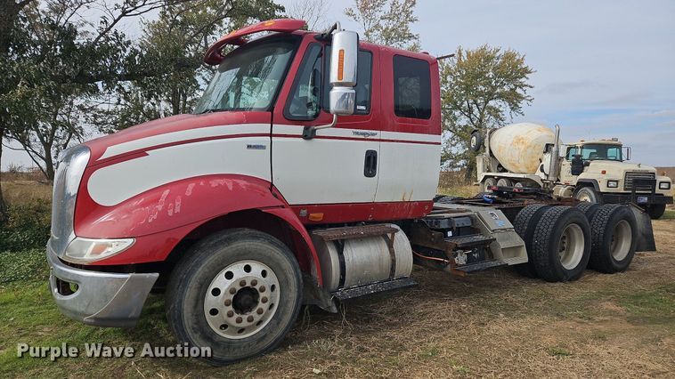 image for item NZ9048 2009 International TranStar 8500  semi truck