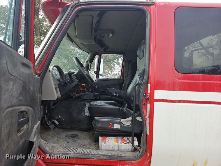 image for item NZ9048 2009 International TranStar 8500  semi truck