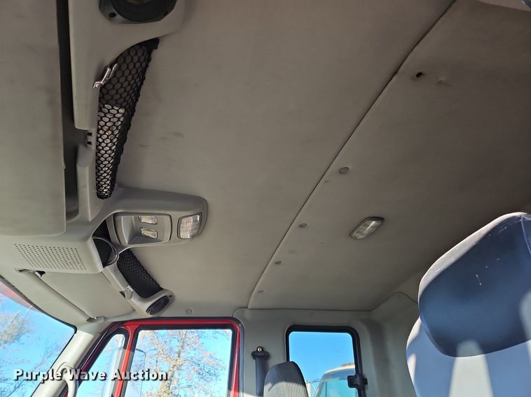 image for item NZ9048 2009 International TranStar 8500  semi truck