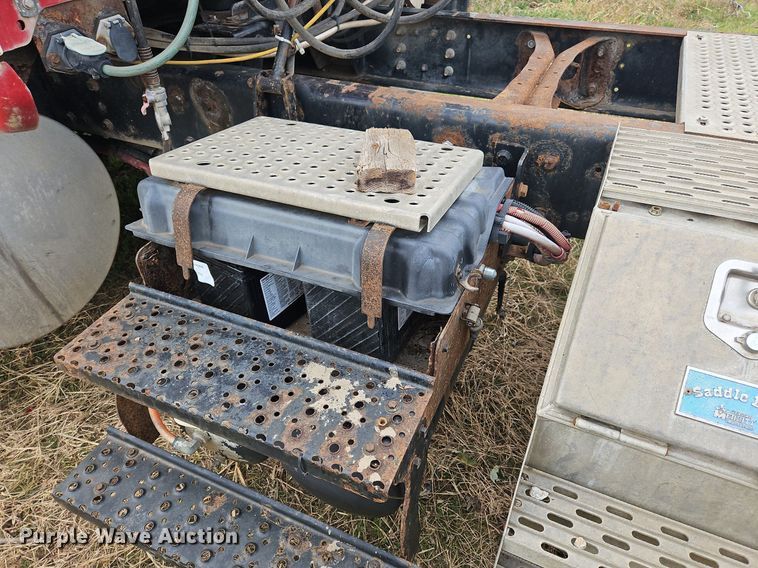 image for item NZ9048 2009 International TranStar 8500  semi truck