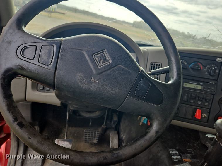 image for item NZ9048 2009 International TranStar 8500  semi truck
