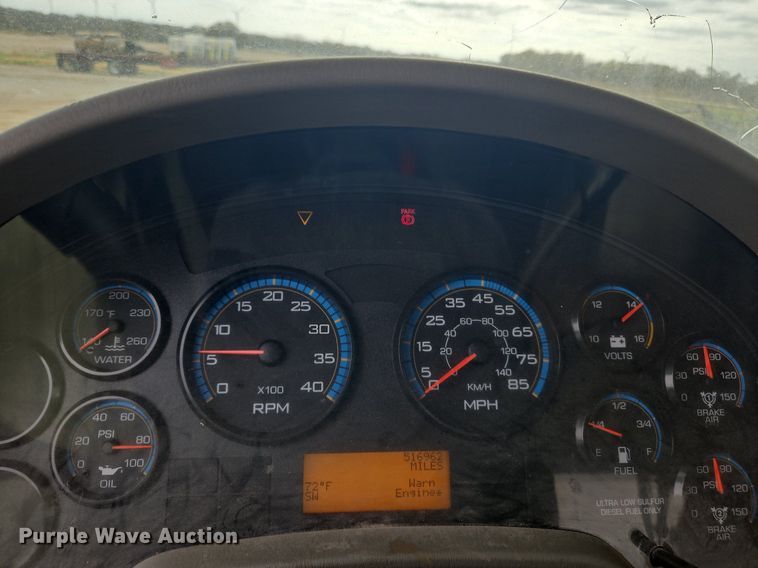 image for item NZ9048 2009 International TranStar 8500  semi truck