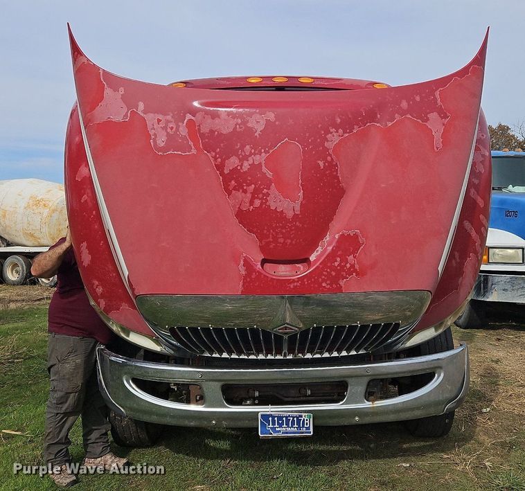 image for item NZ9048 2009 International TranStar 8500  semi truck