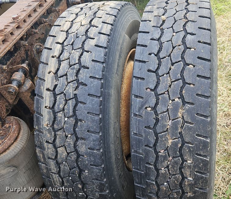 image for item NZ9048 2009 International TranStar 8500  semi truck
