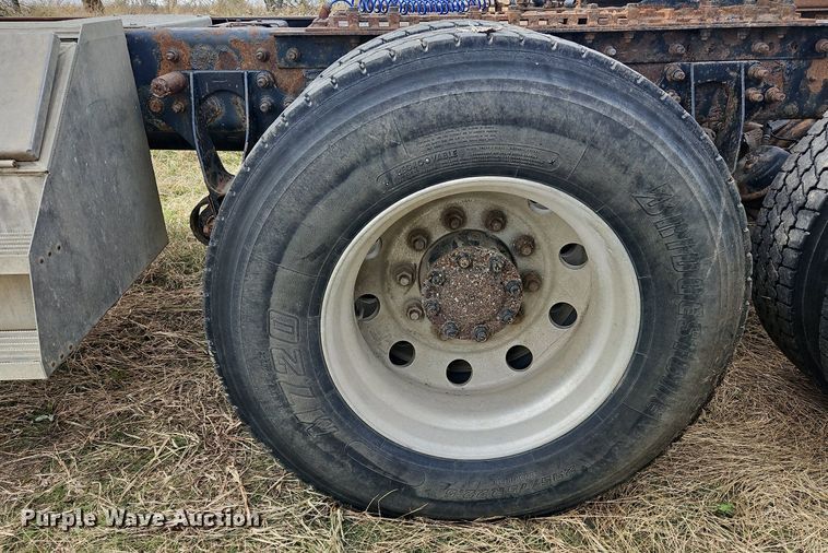 image for item NZ9048 2009 International TranStar 8500  semi truck