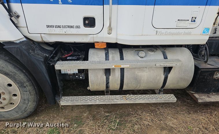 image for item NZ9049 1998 Mack CH613  semi truck