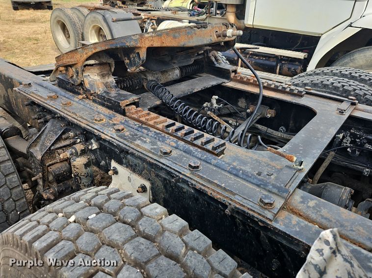 image for item NZ9049 1998 Mack CH613  semi truck