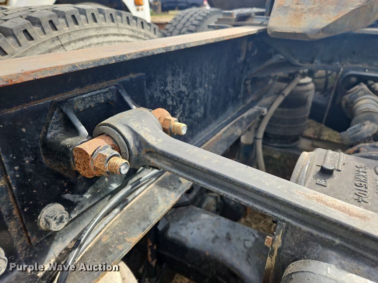 image for item NZ9049 1998 Mack CH613  semi truck