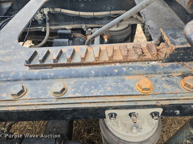 image for item NZ9049 1998 Mack CH613  semi truck