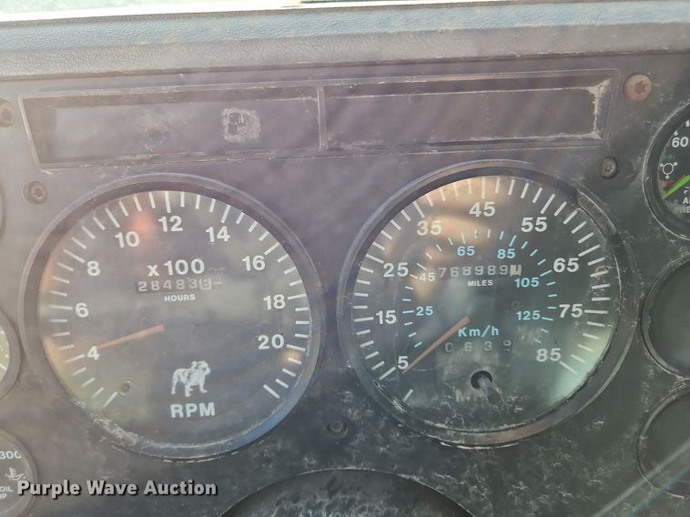 image for item NZ9049 1998 Mack CH613  semi truck