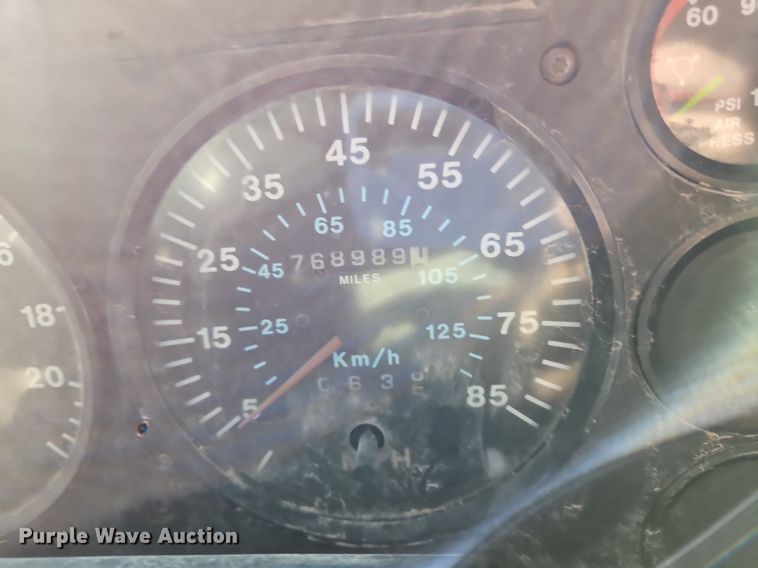 image for item NZ9049 1998 Mack CH613  semi truck