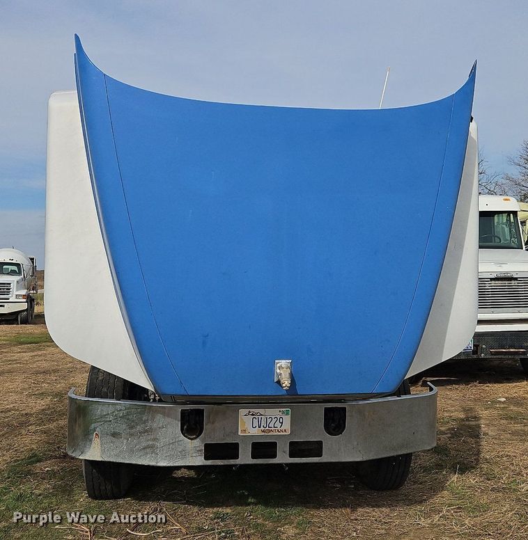 image for item NZ9049 1998 Mack CH613  semi truck