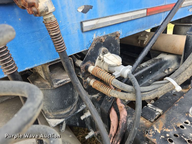image for item NZ9049 1998 Mack CH613  semi truck