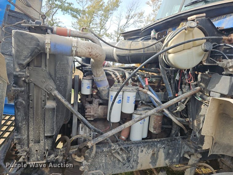 image for item NZ9049 1998 Mack CH613  semi truck