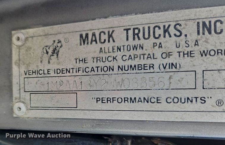 image for item NZ9049 1998 Mack CH613  semi truck