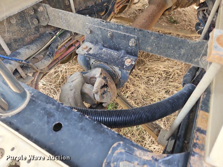 image for item NZ9050 2001 Freightliner FL112  semi truck