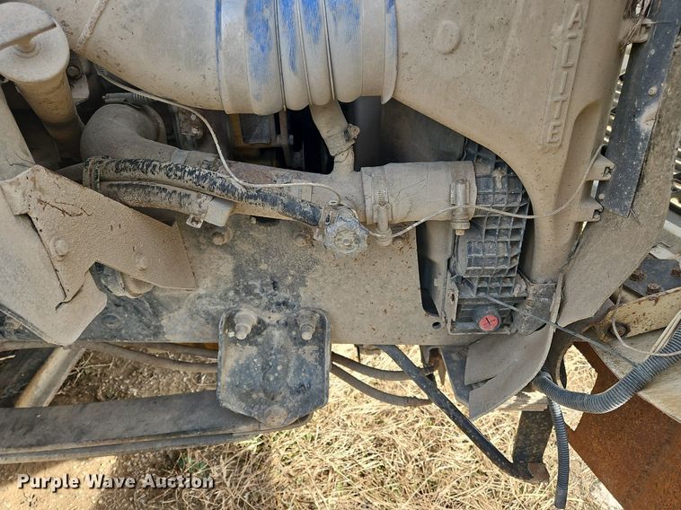 image for item NZ9050 2001 Freightliner FL112  semi truck