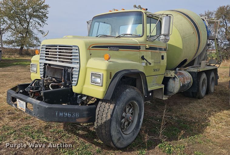 image for item NZ9051 1995 Ford L9000  ready mix truck