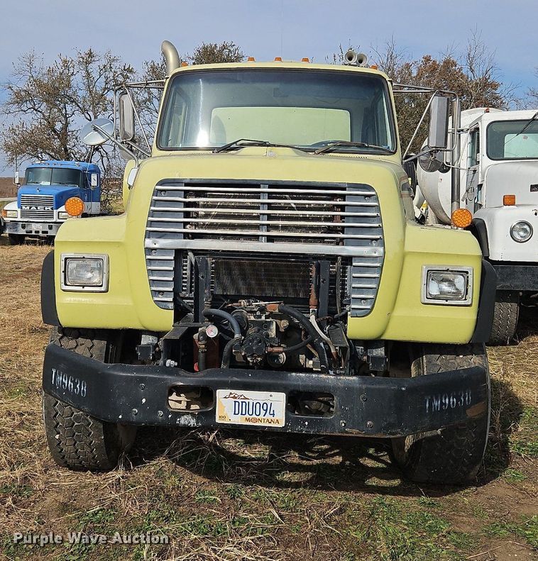 image for item NZ9051 1995 Ford L9000  ready mix truck