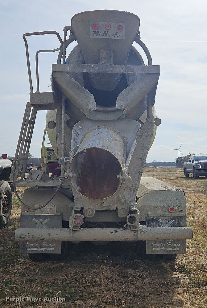 image for item NZ9051 1995 Ford L9000  ready mix truck