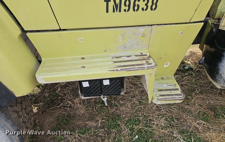 image for item NZ9051 1995 Ford L9000  ready mix truck