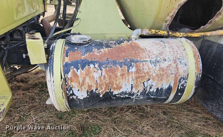 image for item NZ9051 1995 Ford L9000  ready mix truck