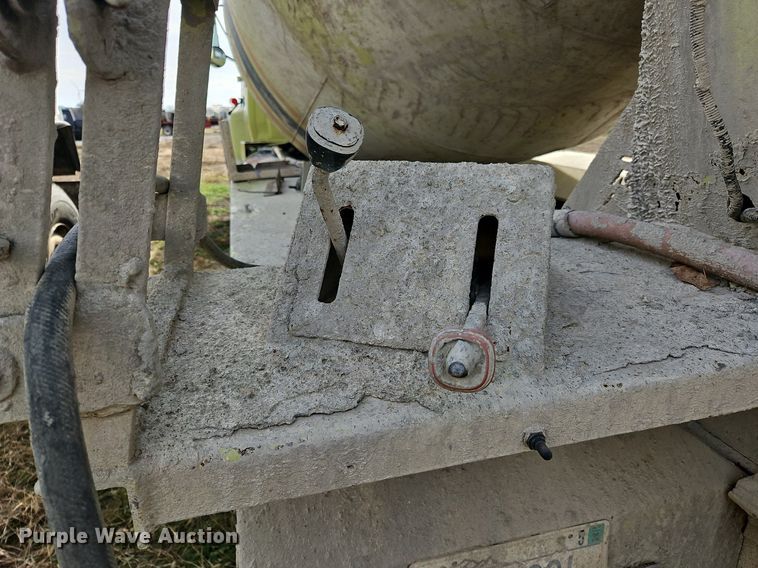 image for item NZ9051 1995 Ford L9000  ready mix truck