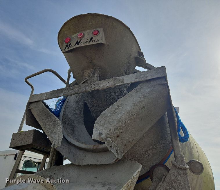 image for item NZ9051 1995 Ford L9000  ready mix truck