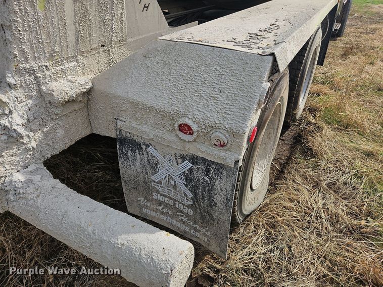 image for item NZ9051 1995 Ford L9000  ready mix truck