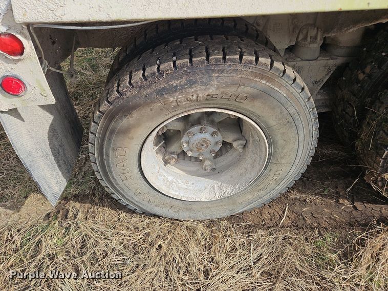 image for item NZ9051 1995 Ford L9000  ready mix truck