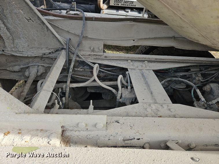 image for item NZ9051 1995 Ford L9000  ready mix truck