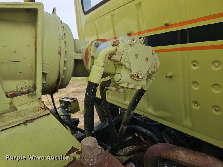 image for item NZ9051 1995 Ford L9000  ready mix truck