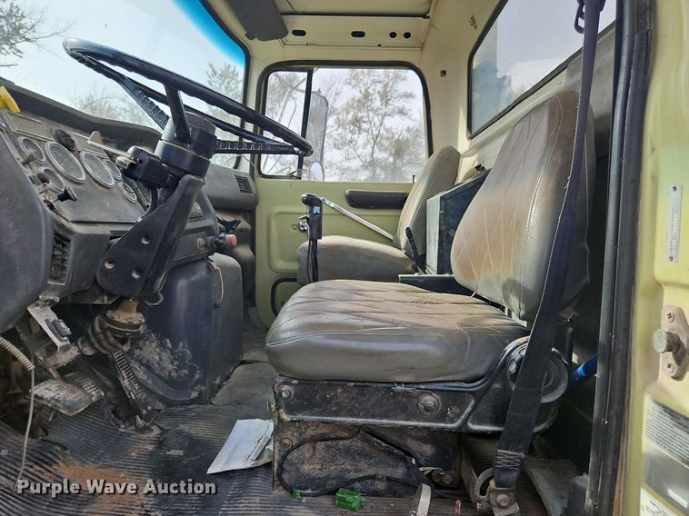 image for item NZ9051 1995 Ford L9000  ready mix truck