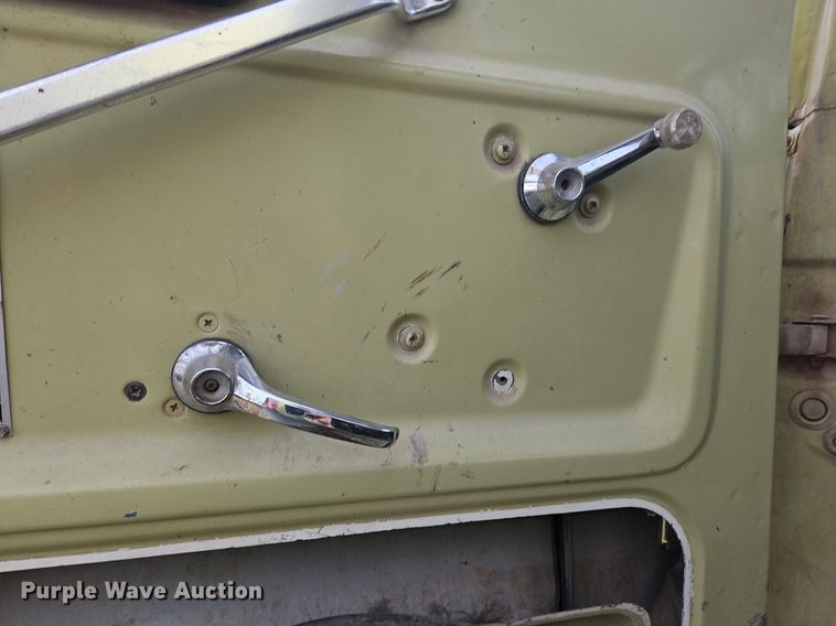 image for item NZ9051 1995 Ford L9000  ready mix truck