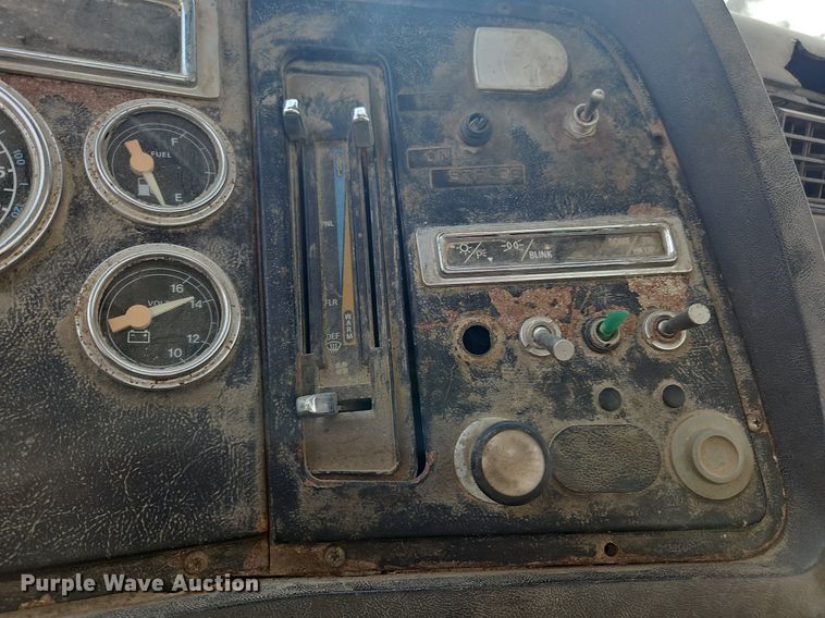 image for item NZ9051 1995 Ford L9000  ready mix truck