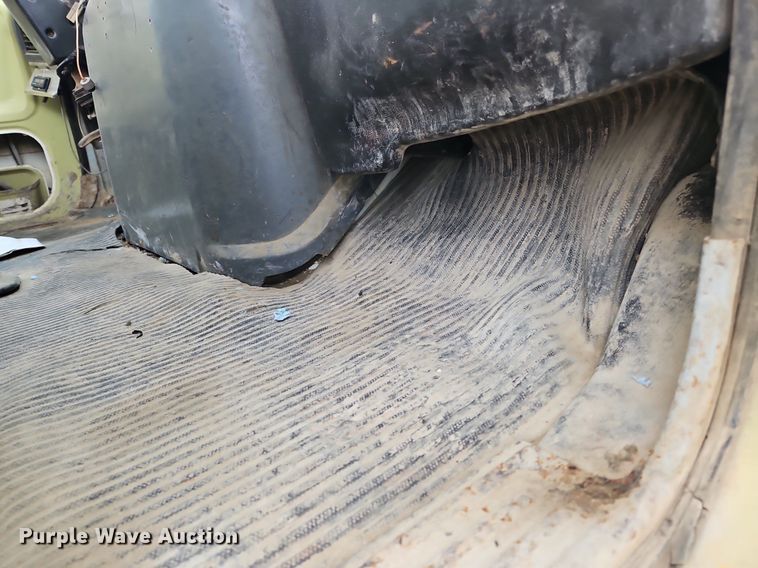 image for item NZ9051 1995 Ford L9000  ready mix truck