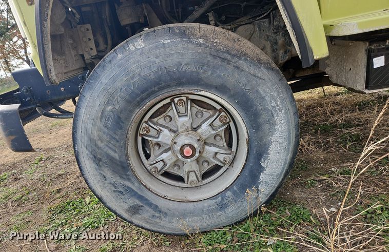 image for item NZ9051 1995 Ford L9000  ready mix truck