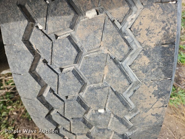 image for item NZ9051 1995 Ford L9000  ready mix truck