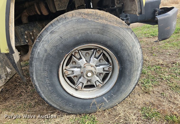 image for item NZ9051 1995 Ford L9000  ready mix truck