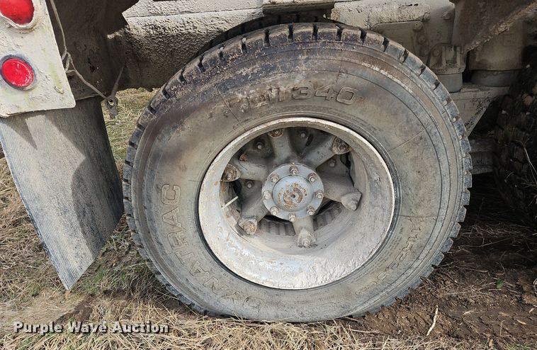 image for item NZ9051 1995 Ford L9000  ready mix truck