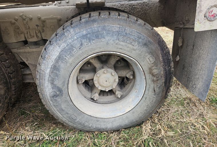 image for item NZ9051 1995 Ford L9000  ready mix truck