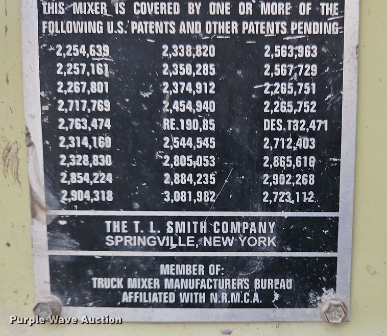 image for item NZ9051 1995 Ford L9000  ready mix truck