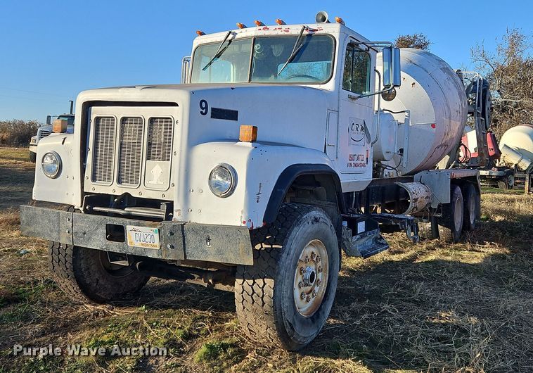 image for item NZ9052 1991 International F5070  ready mix truck