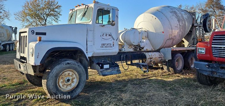 image for item NZ9052 1991 International F5070  ready mix truck