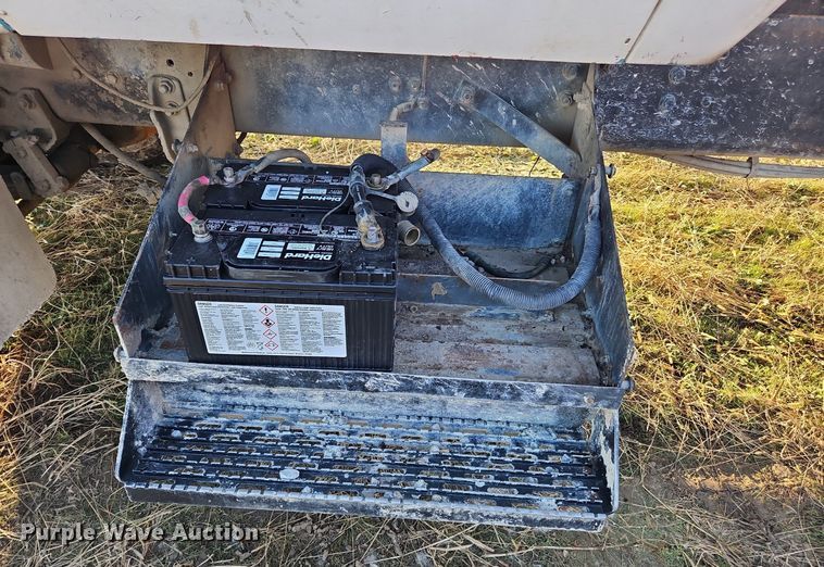 image for item NZ9052 1991 International F5070  ready mix truck
